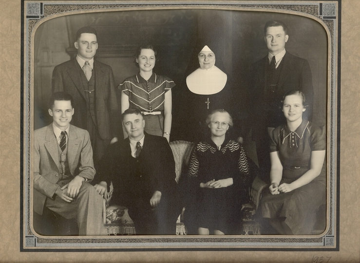 1937 Photo - Frank Pivonka Family