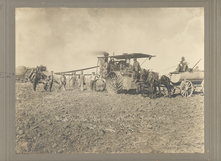 1915 Photo - Ralph Pivonka Thresher and Crew